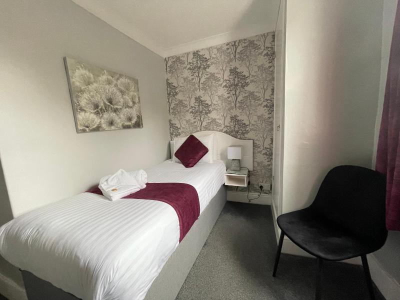 En Suite Single Room image 4