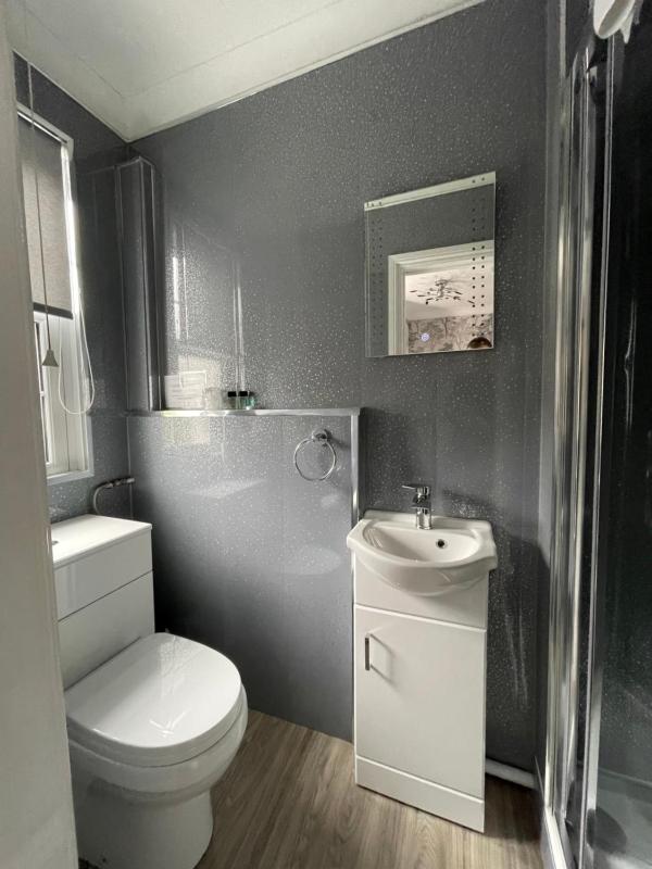 En Suite Single Room image 3