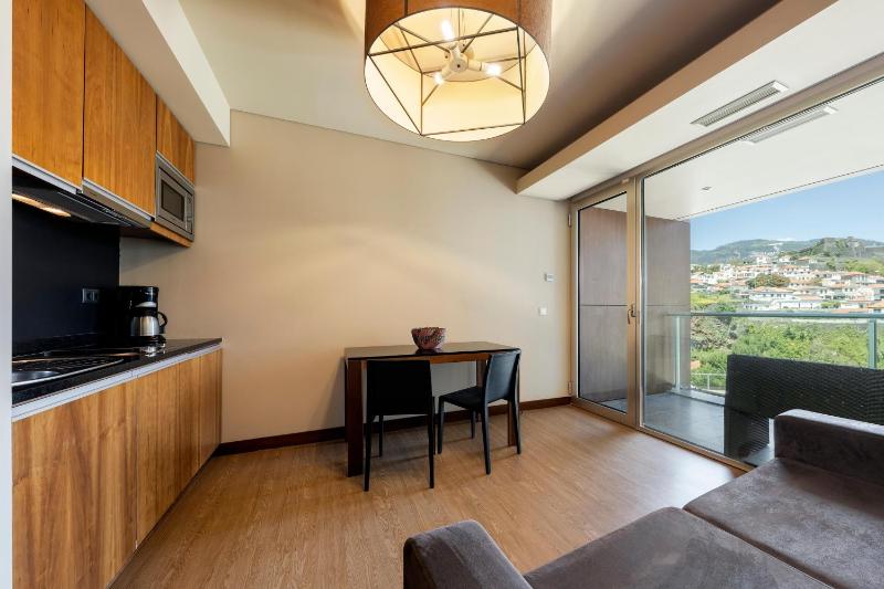 Studio with Mountain View image 4