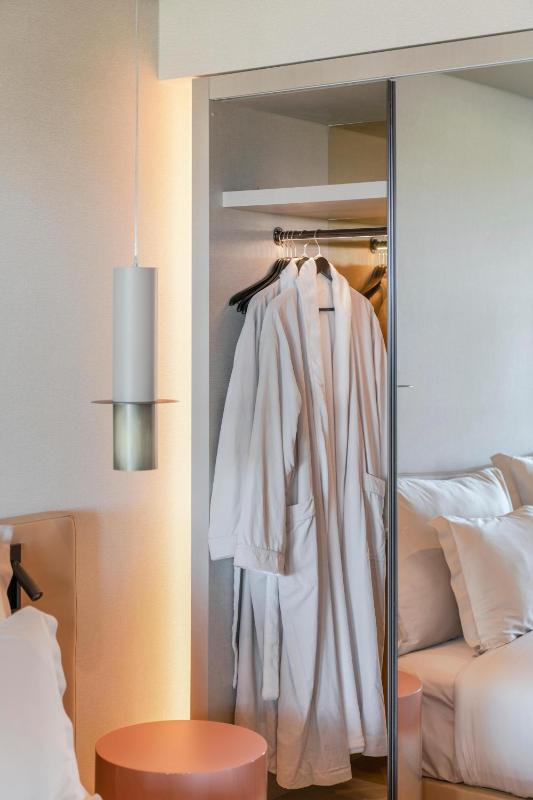 Deluxe Double Room image 1