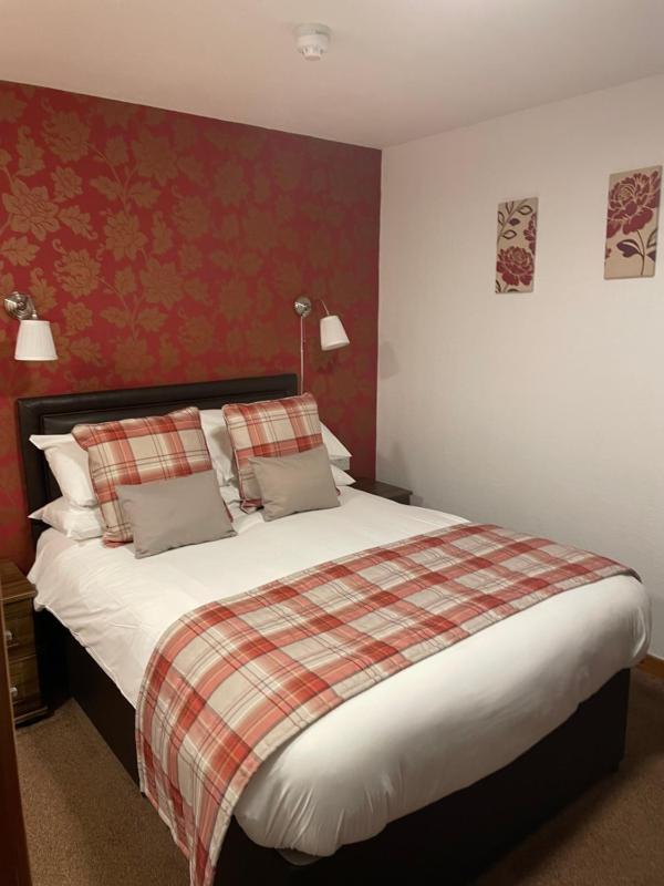 Deluxe Double or Twin Room image 1