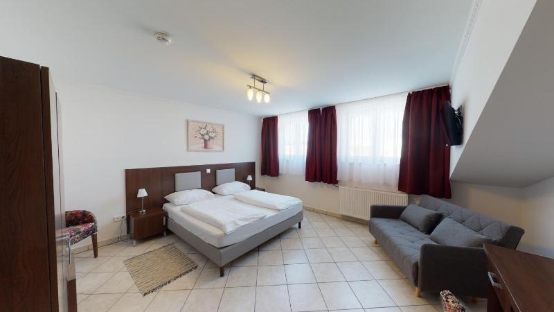 Triple Room image 3