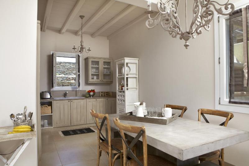 Three-Bedroom Villa with Sea View (8 Adults, 150m2) image 3