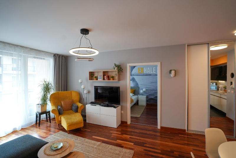 Holló 12 Apartment - image 5
