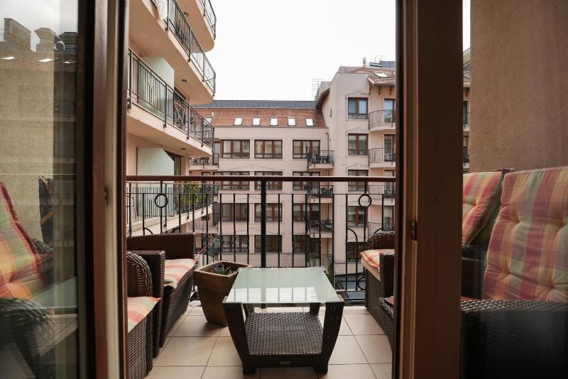Holló 12 Apartment - image 3