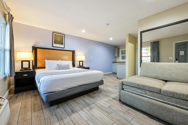 Hotel Point Loma - image 8