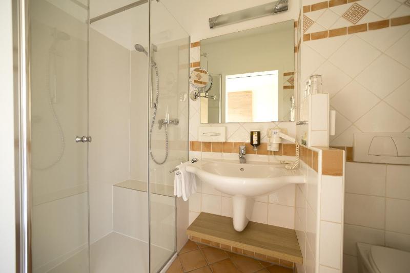 Superior Double Room image 3