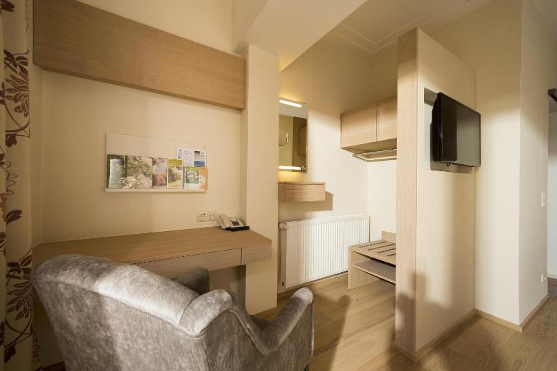 Superior Double Room image 4