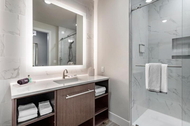 Cambria Hotel Austin Uptown near the Domain - image 40