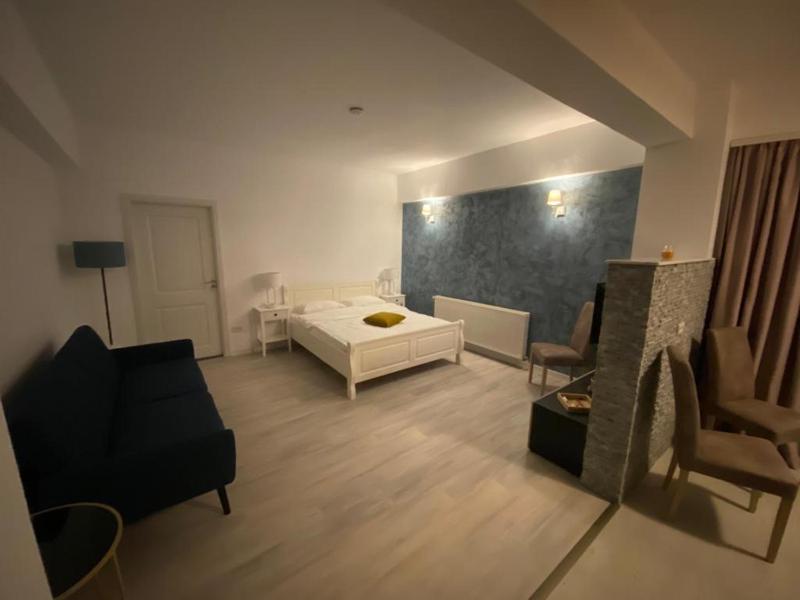 TEN APARTAMENT - image 1