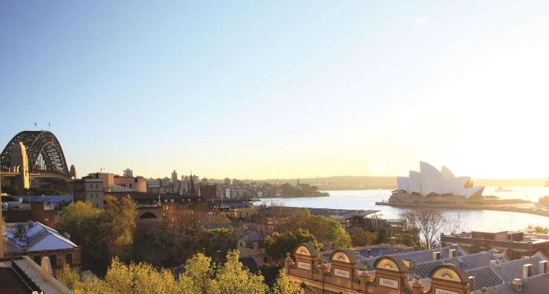 One-Bedroom Apartment with Harbour View image 2