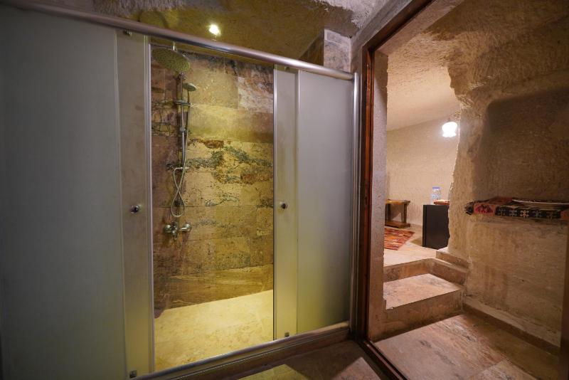 Triple Arch Room image 2