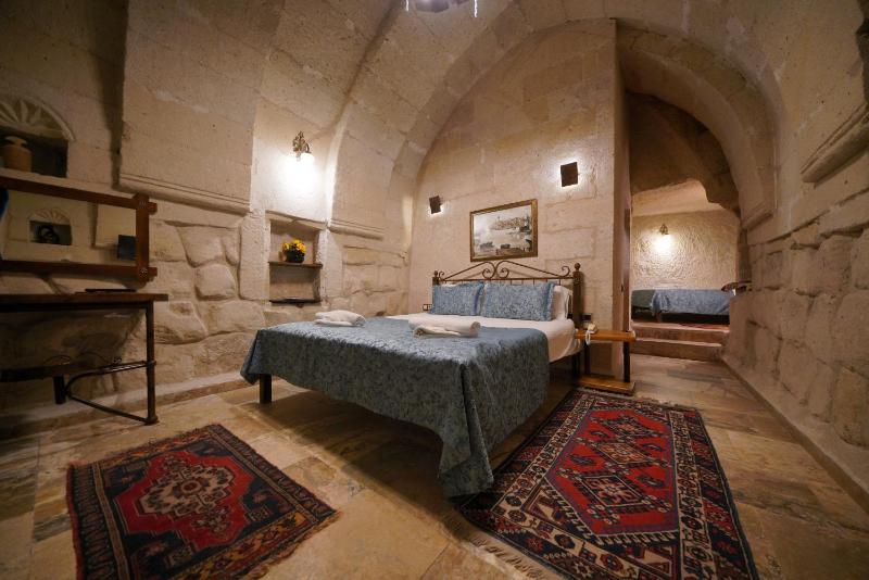Triple Arch Room image 1