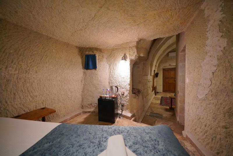 Triple Arch Room image 4