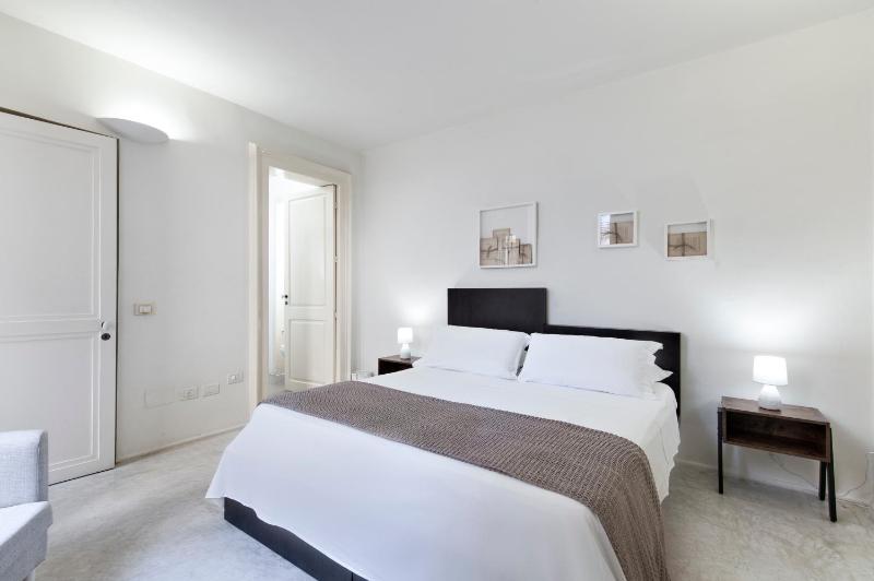 Mini Suite image 1