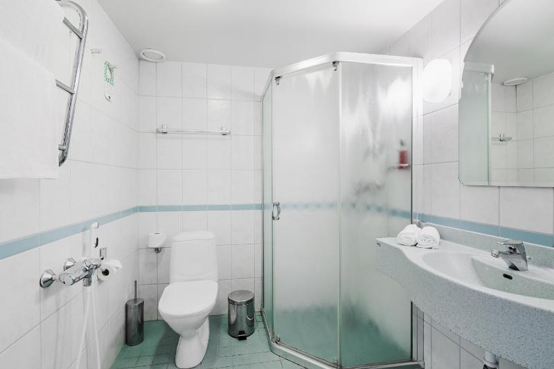 Standard Twin Room with Sea View image 4