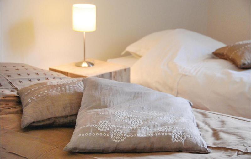Six-Bedroom Holiday Home image 3