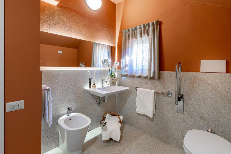 One-Bedroom Apartment image 3