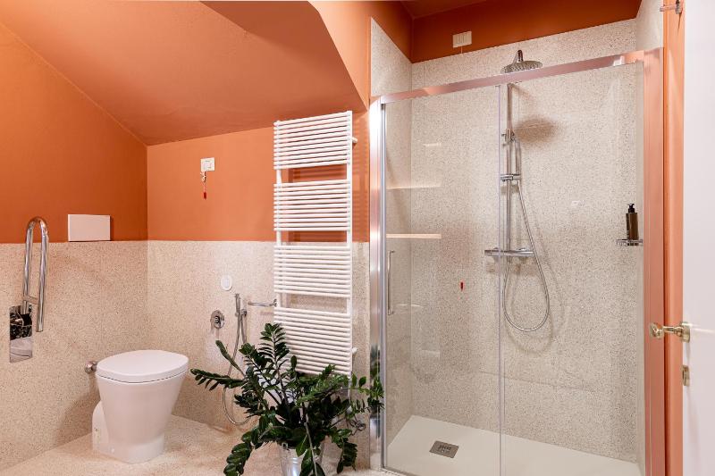 One-Bedroom Apartment image 2