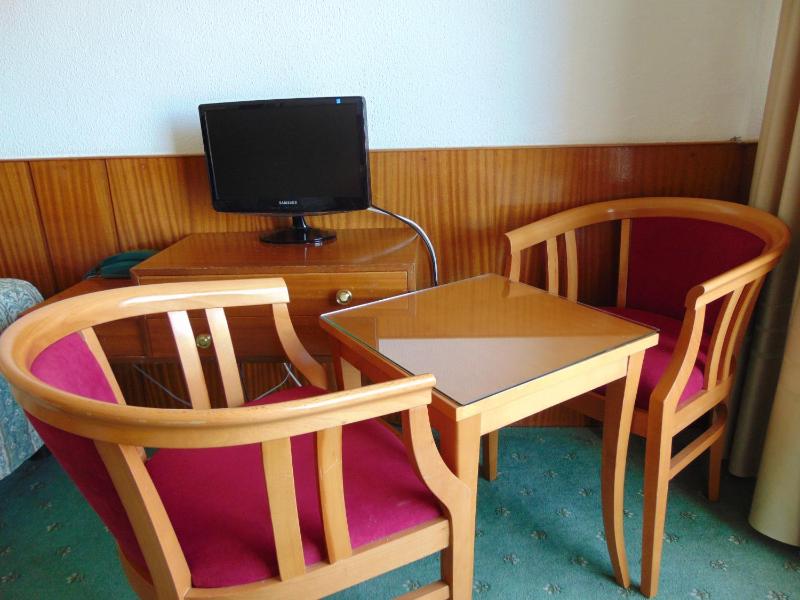 Standard Family Room image 4
