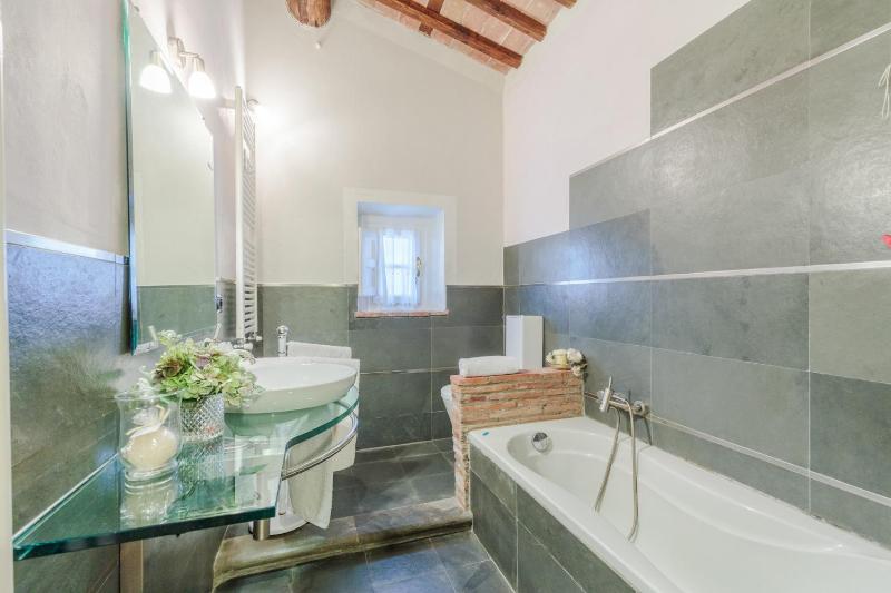 Rondini Farmhouse with pool - image 37