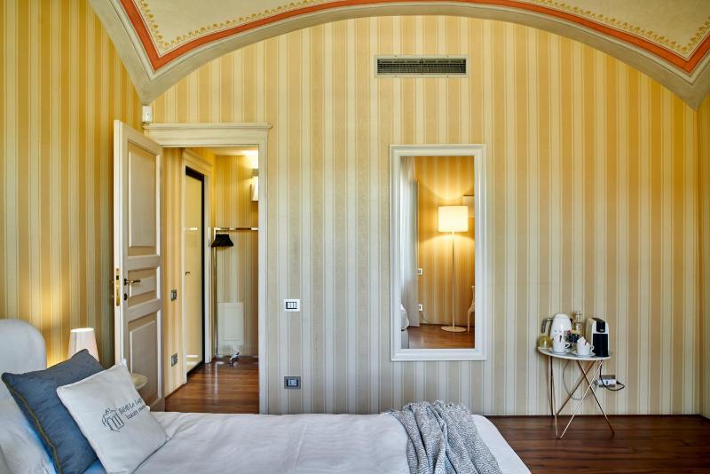 Superior Double Room image 4
