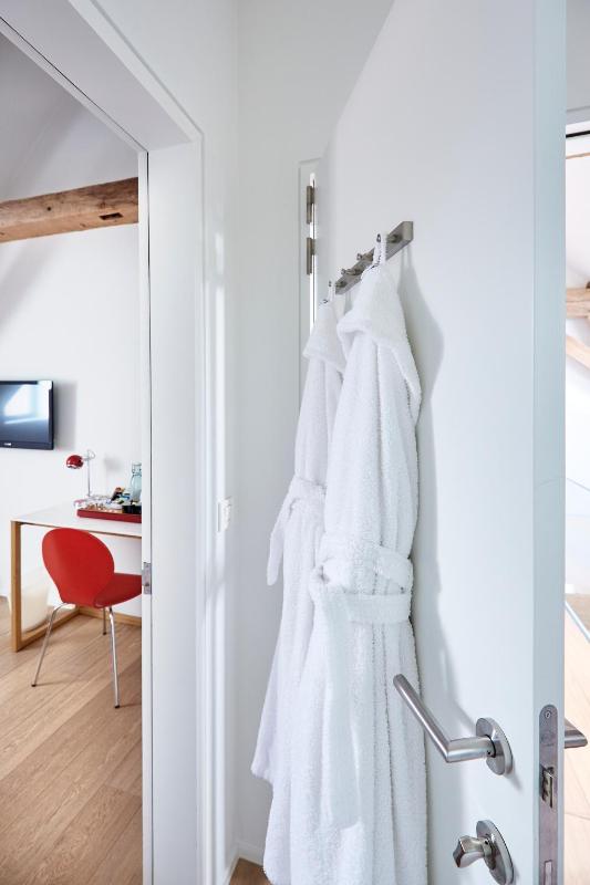 Deluxe Double Room with Kitchenette image 1