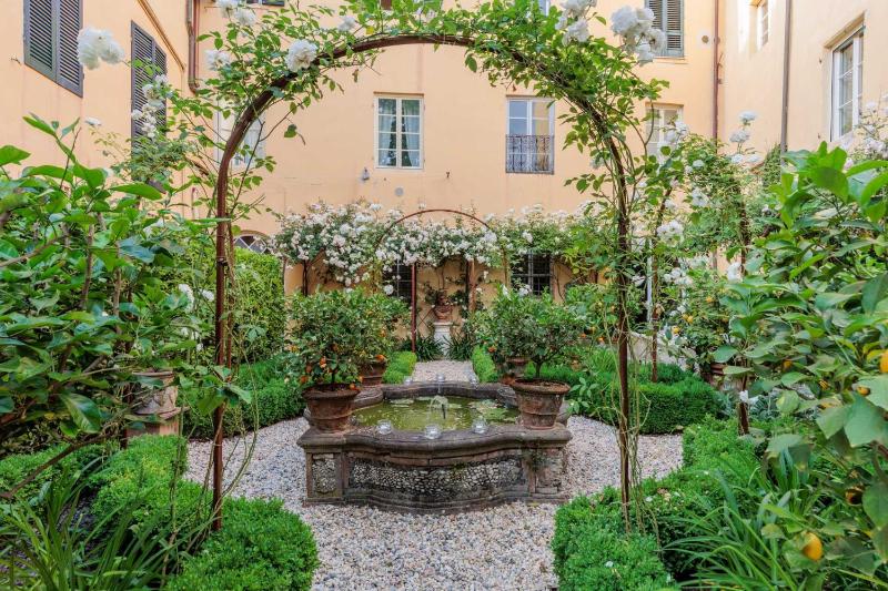 Casa Vanny an Apartment with Private Garden - image 5