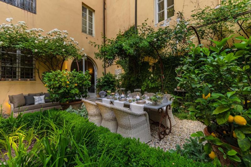 Casa Vanny an Apartment with Private Garden - image 24