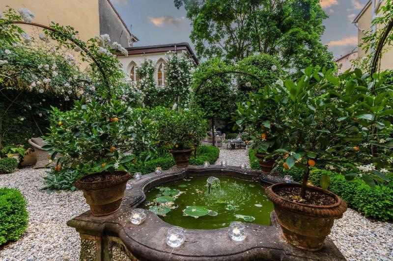 Casa Vanny an Apartment with Private Garden - image 26