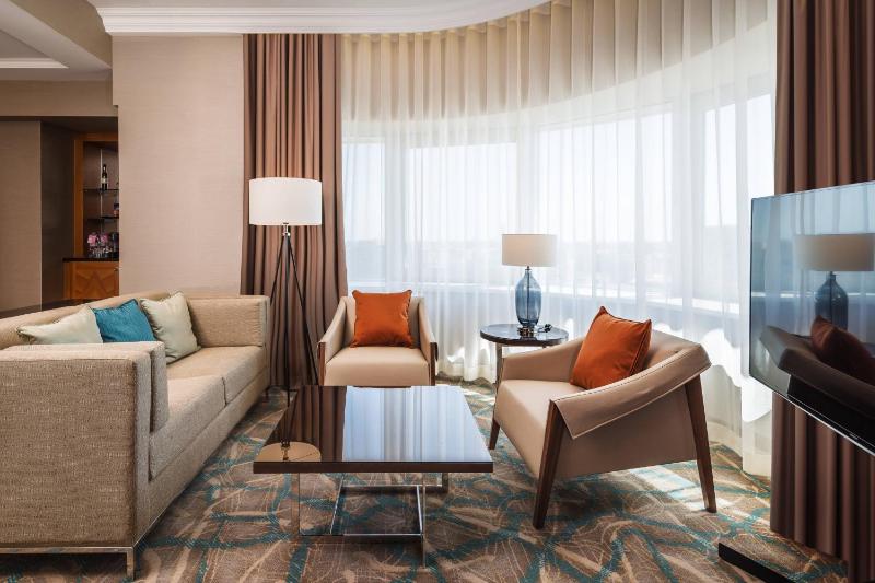 Senator Suite with Executive Lounge Access image 1
