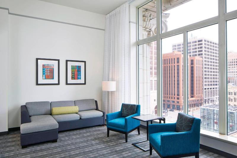 1 Bedroom 2 room Suite, 1 King or 1 Queen, Sofa bed image 4