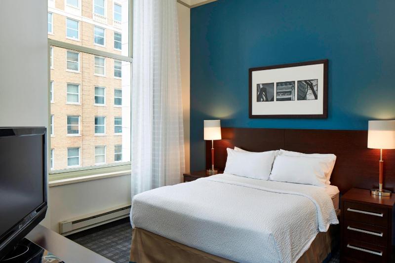 Two-Bedroom Suite image 4