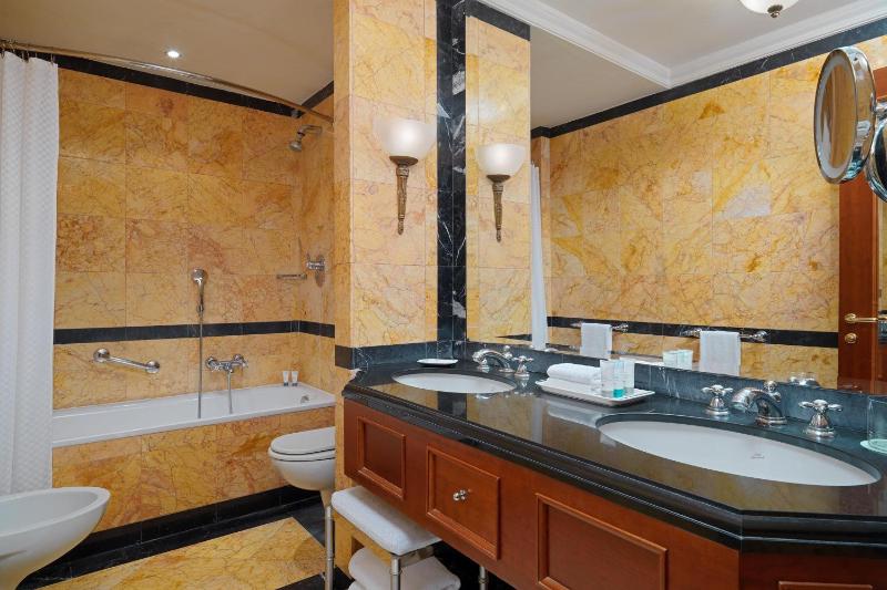 Grandluxe Double Twin, Guest room, 2 Twin/Single Bed(s) image 4