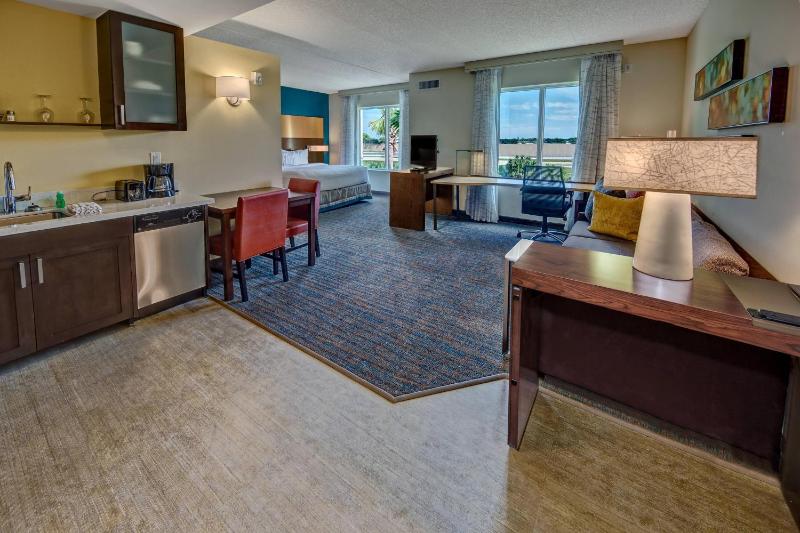 King Studio Suite with Sofa Bed - Hearing Accessible image 4