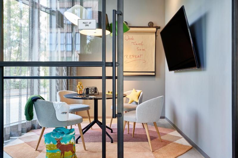 Moxy Cologne Muelheim - image 13