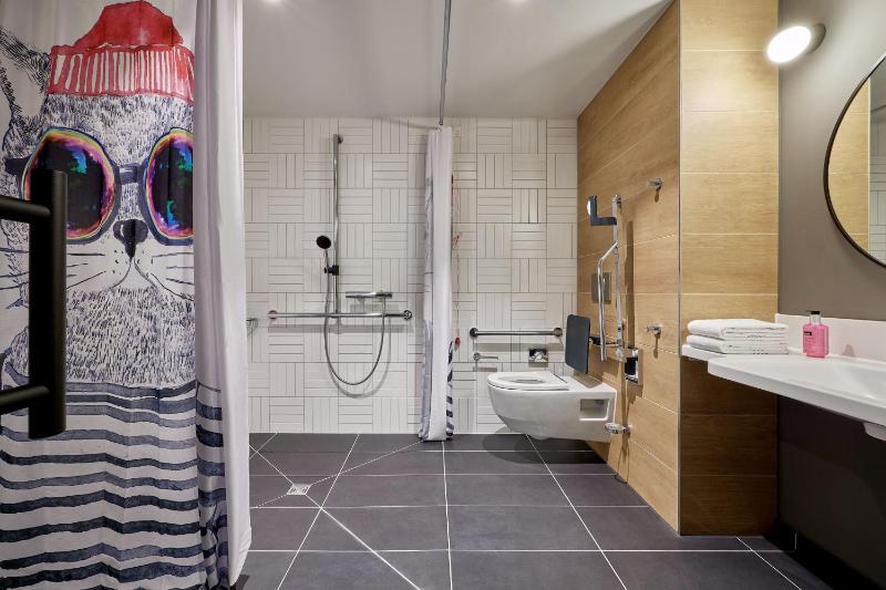 Moxy Cologne Muelheim - image 14