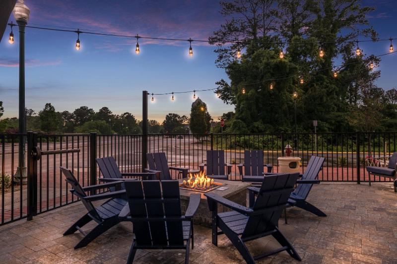 Fairfield by Marriott Inn & Suites Virginia Beach Town Center - image 10