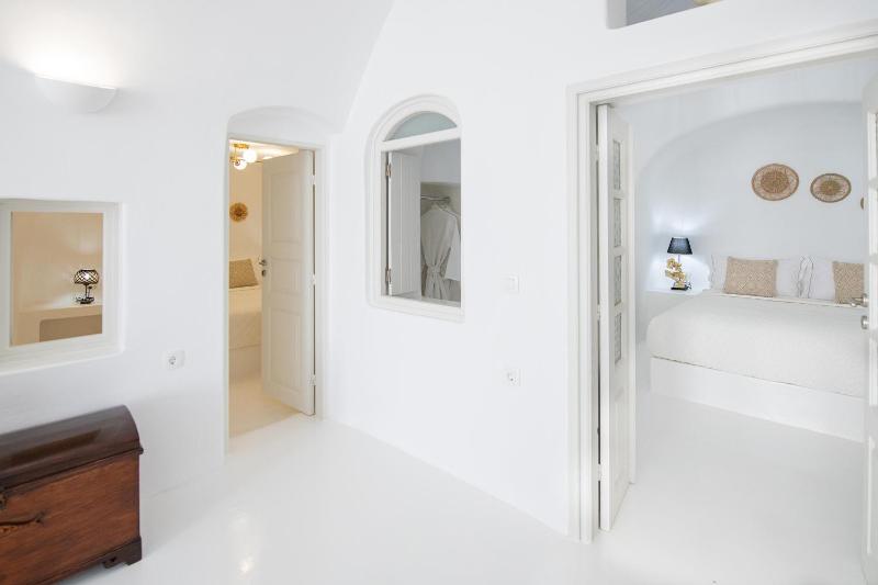 Ambi Villas Santorini - image 21