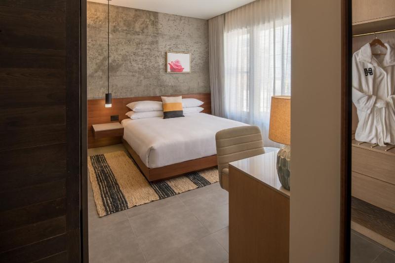 Hi-Lo Hotel Autograph Collection - image 14