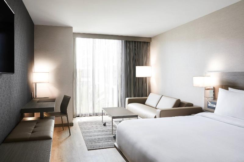 AC Hotel Tampa Airport - image 3