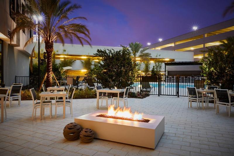 AC Hotel Tampa Airport - image 38