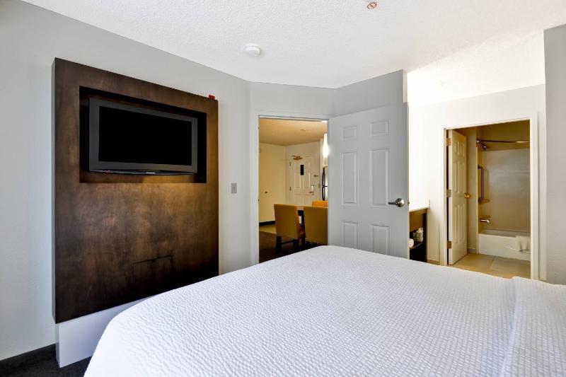 Residence Inn by Marriott Jacksonville Airport - image 9