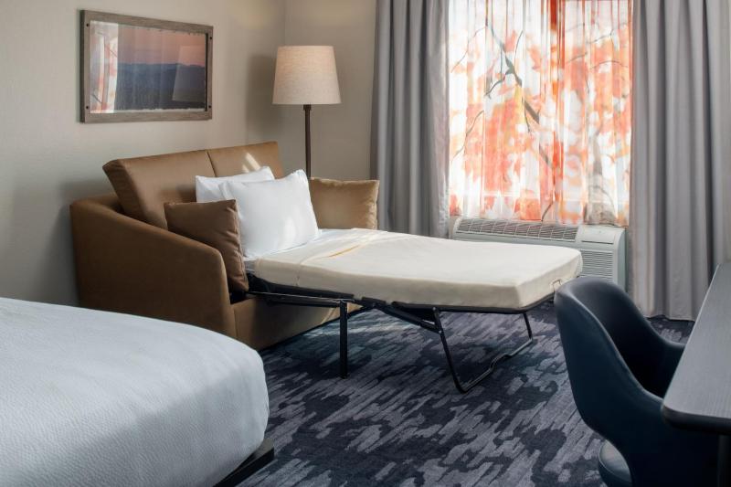 Deluxe King Room with Sofa Bed image 3