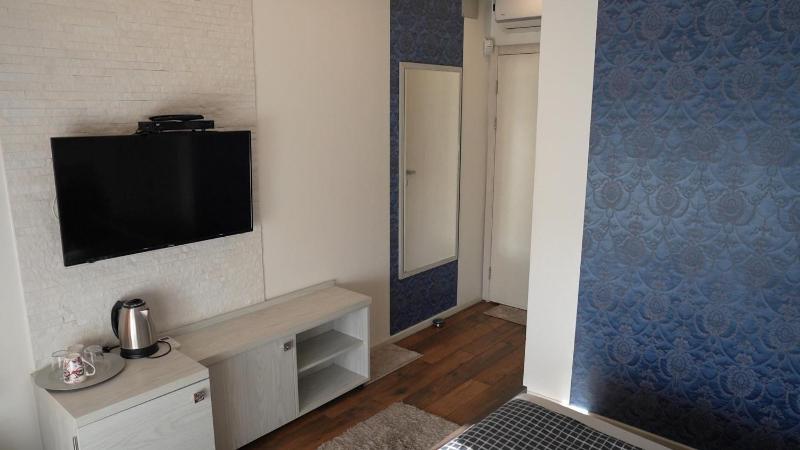 Standard King Room image 1