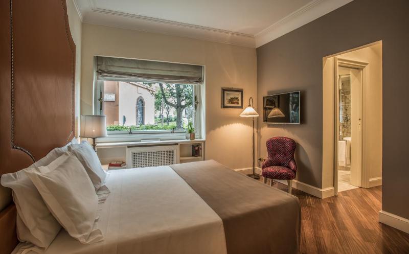 Deluxe Apartment image 2