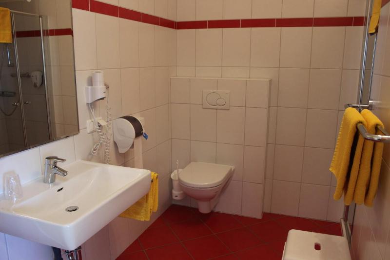 Budget Double Room image 2