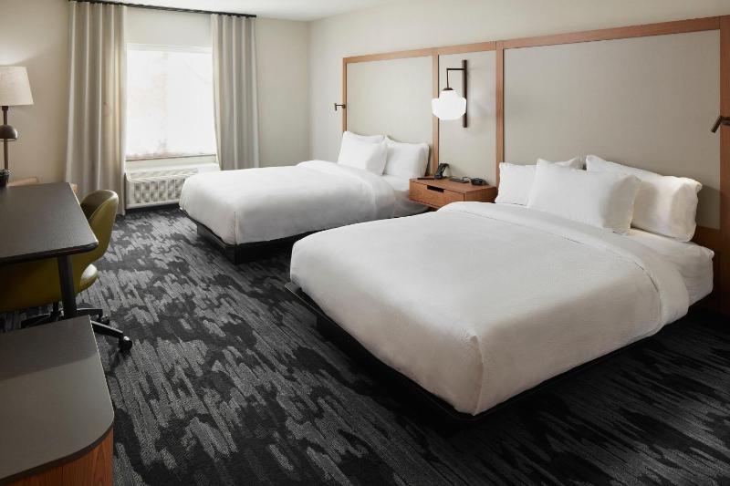 Queen Room with Two Queen Beds image 1