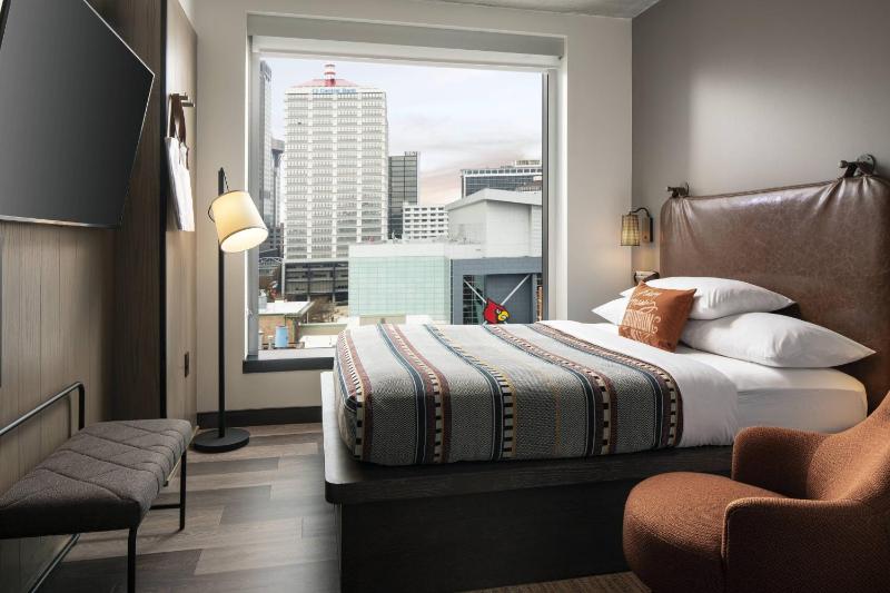 Moxy Louisville Downtown - image 1