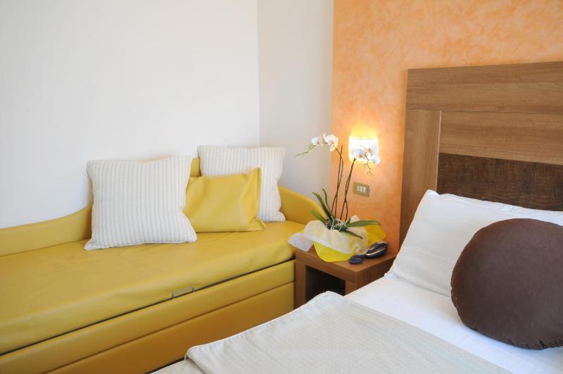 Triple Room image 3